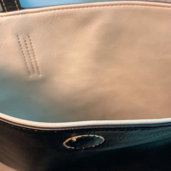 S-Q Vegan Faux Leather Contemporary Minimalist Chic Practical Tote - Picture 2 of 3